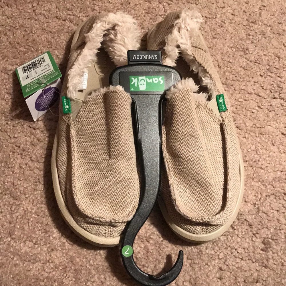 Brand new Sanuks